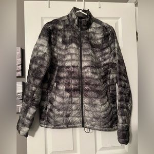 Size medium men’s North face lightly worn